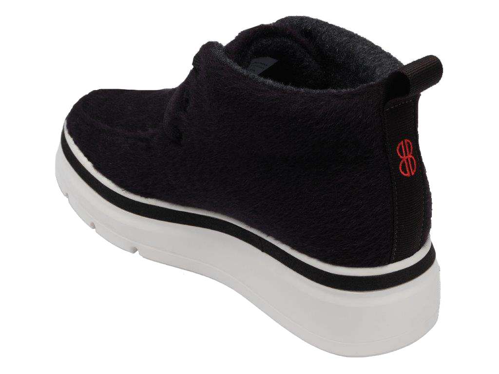 Mid Top Wool Sneaker seen from behind - Black