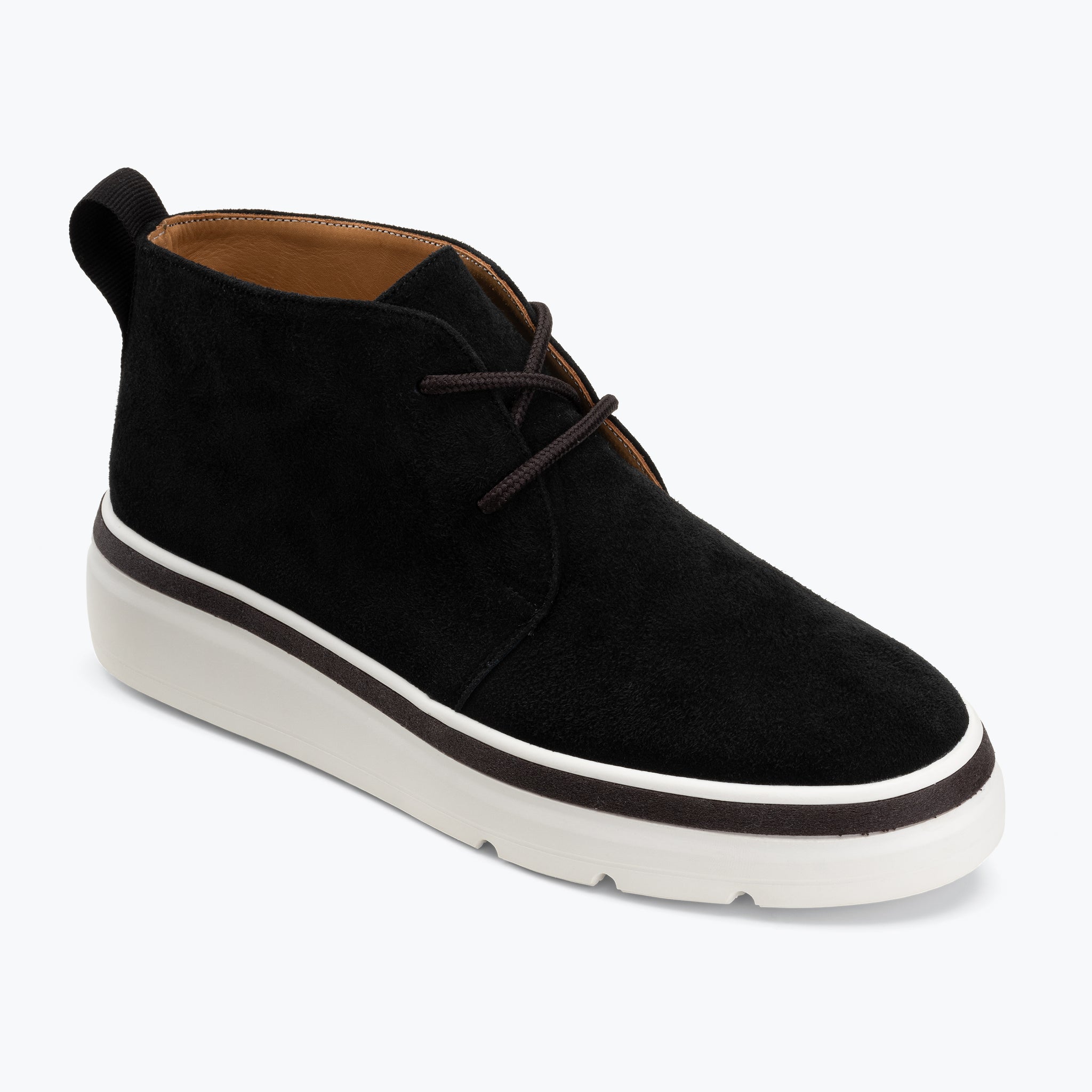 Mid Top Sneaker seen from the front - Black
