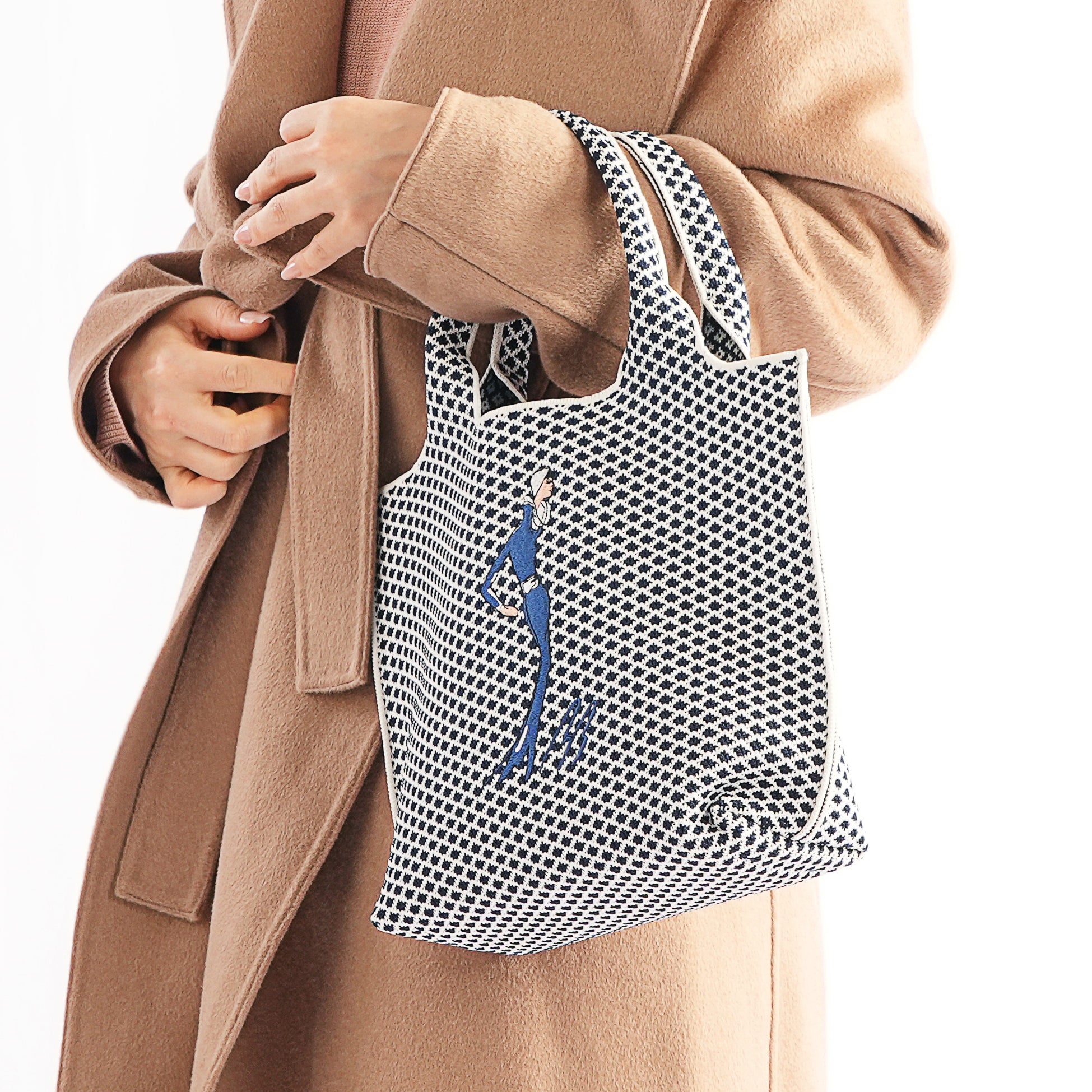 Sutton City Tote - Navy Diamond on an arm