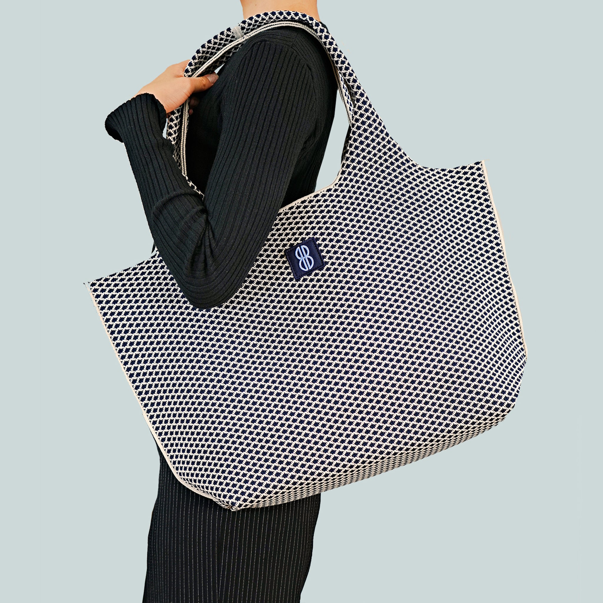 Large - Navy Diamond tote with pouch